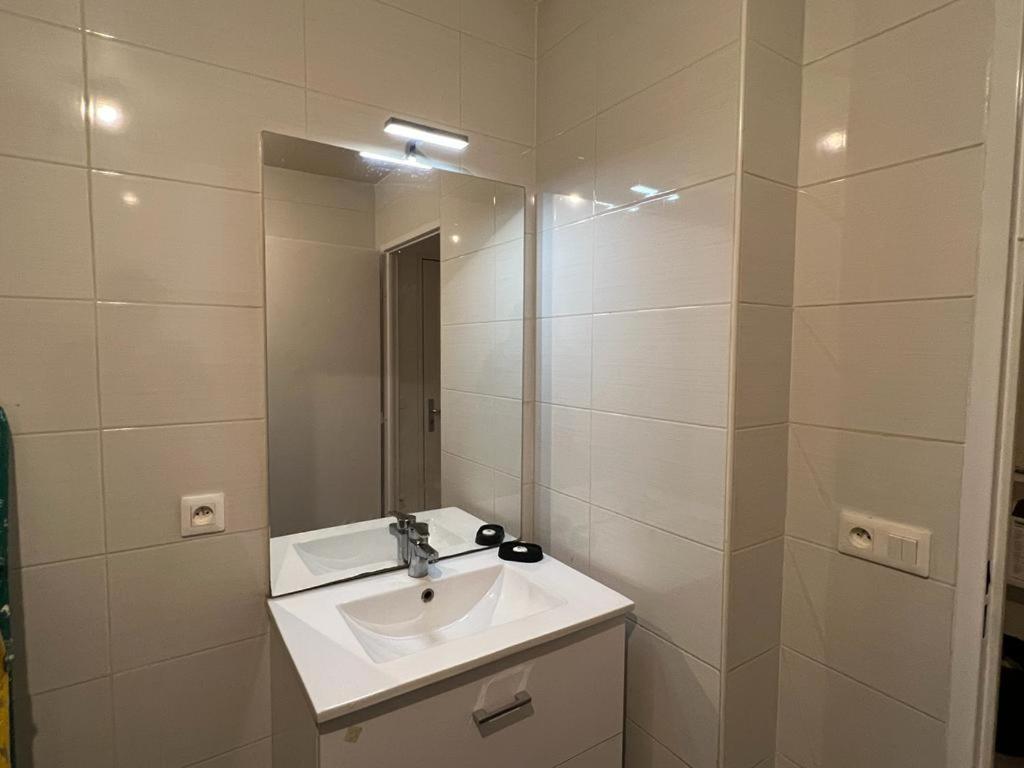 Appartement Idealement Place Villeparisis Buitenkant foto