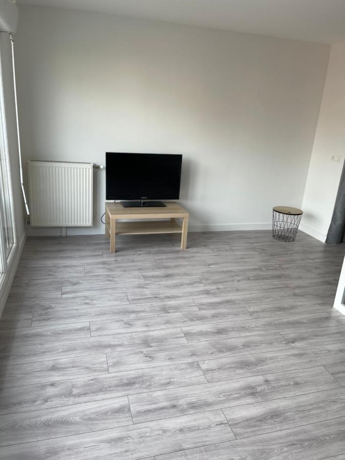 Appartement Idealement Place Villeparisis Buitenkant foto